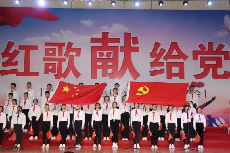 李敖:初见三毛很友善,但对她印象欠佳,与祥林嫂没两样
